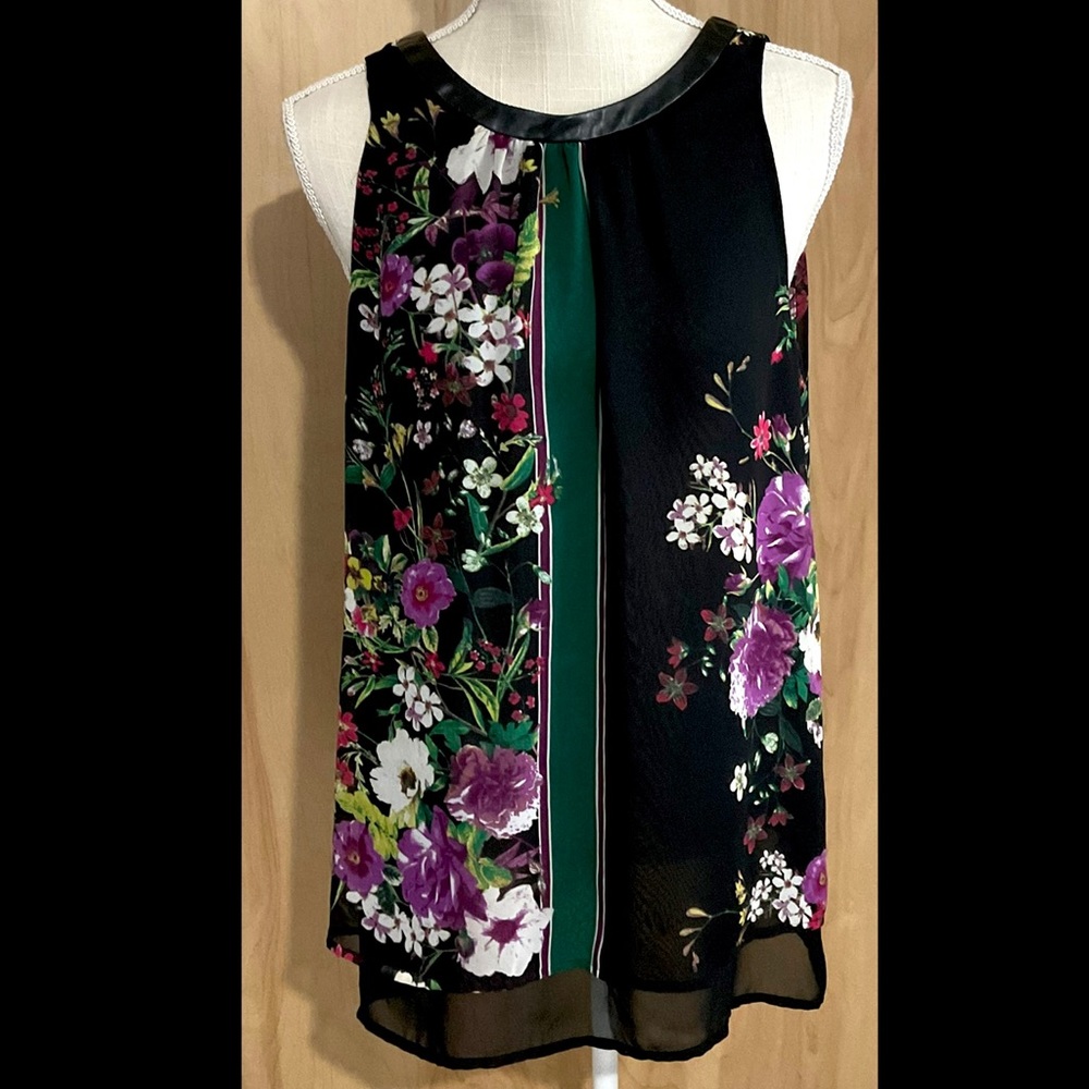 Bisou Bisou Floral Sleeveless Blouse - EUC